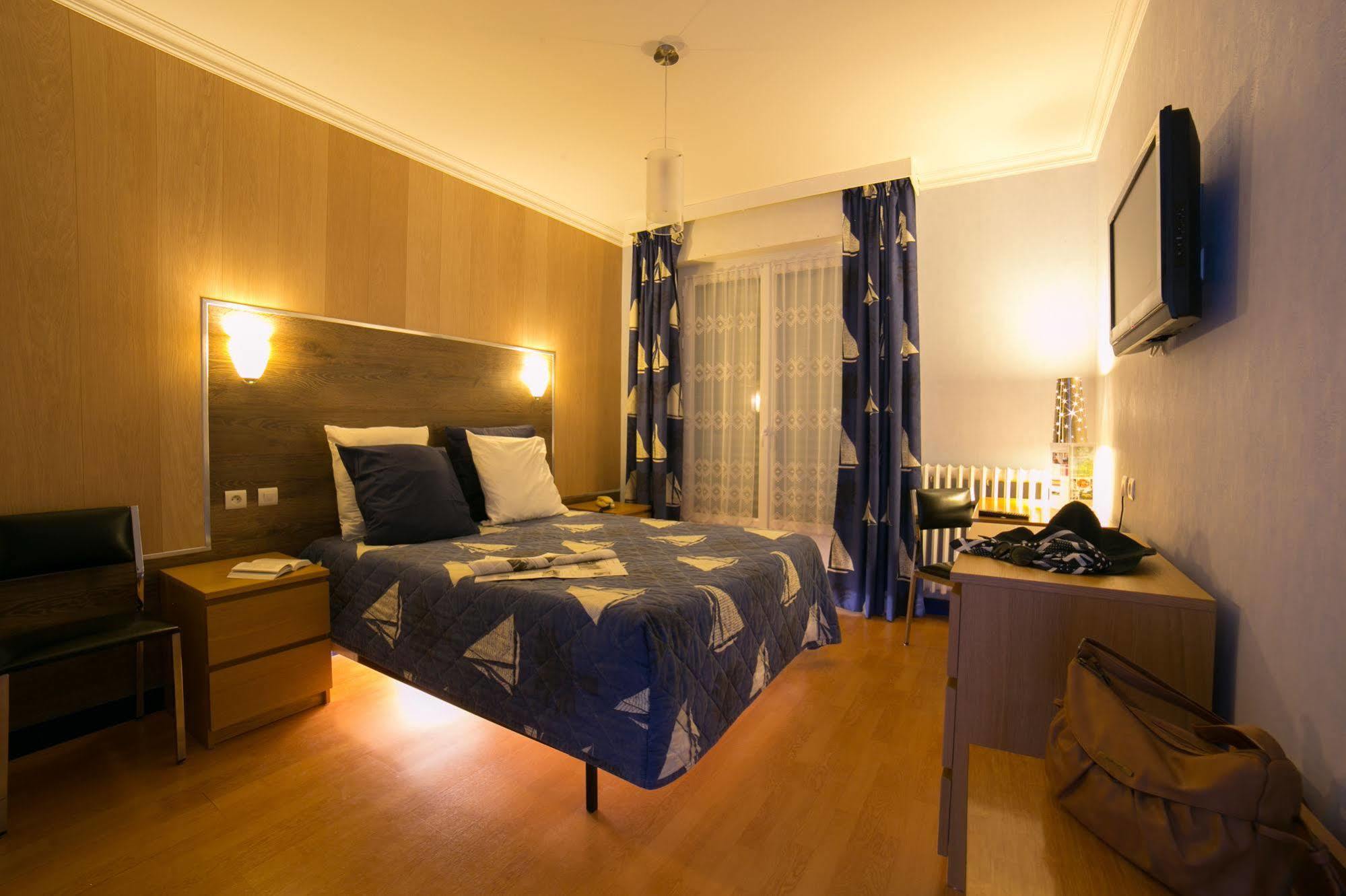 Breizh Hotel Crach エクステリア 写真